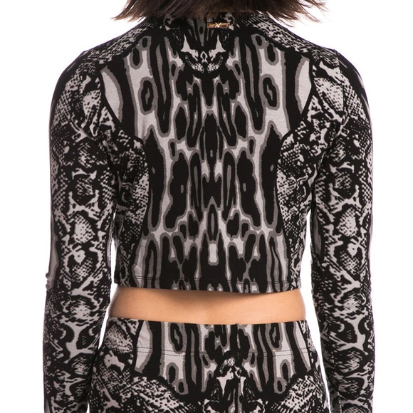 KARDASHIAN KOLLECTION ANIMOLECULE JERSEY CROP TOP - Picture 3 of 10